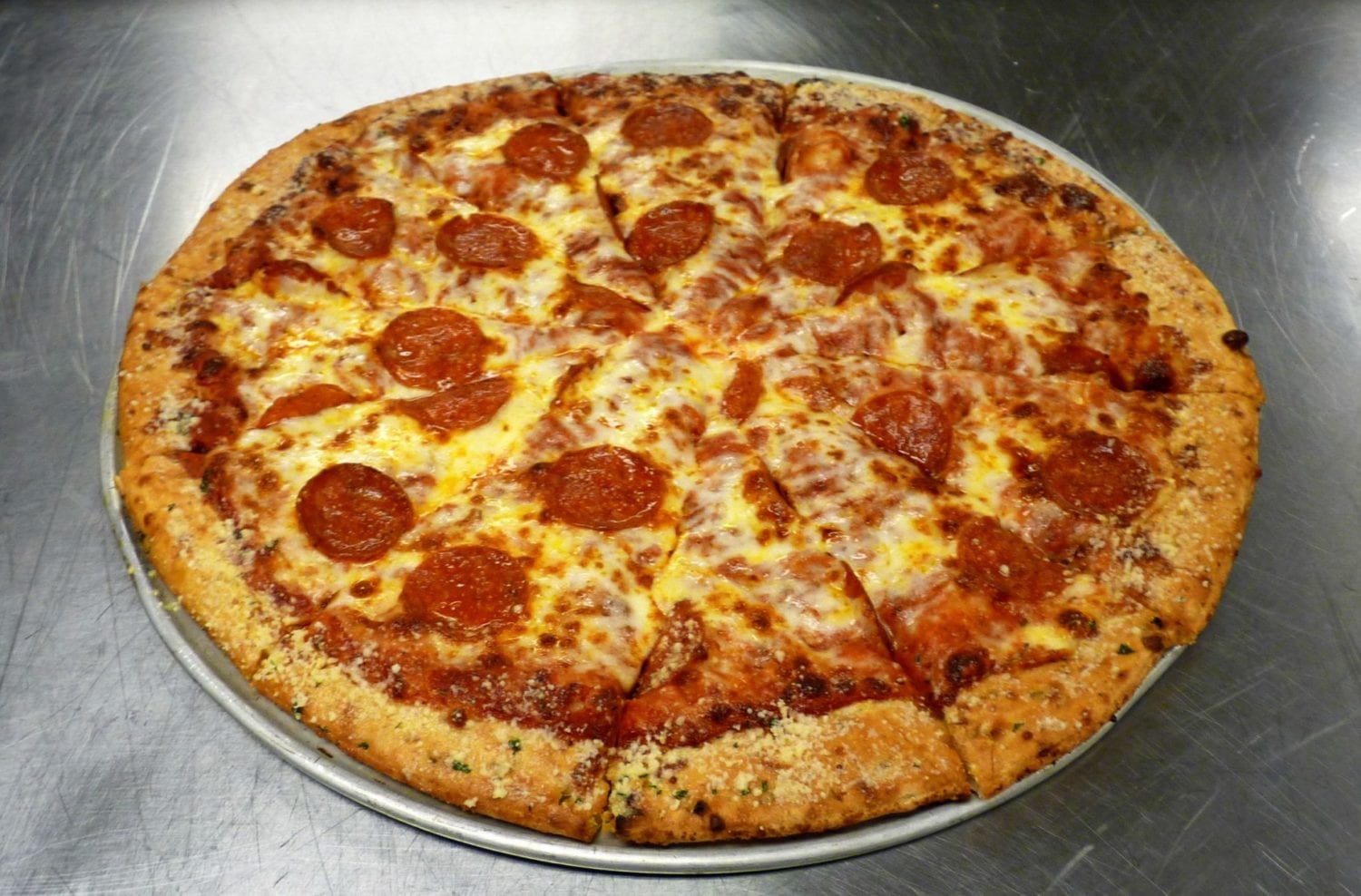 Freshly baked pizza at Rustler's Roost